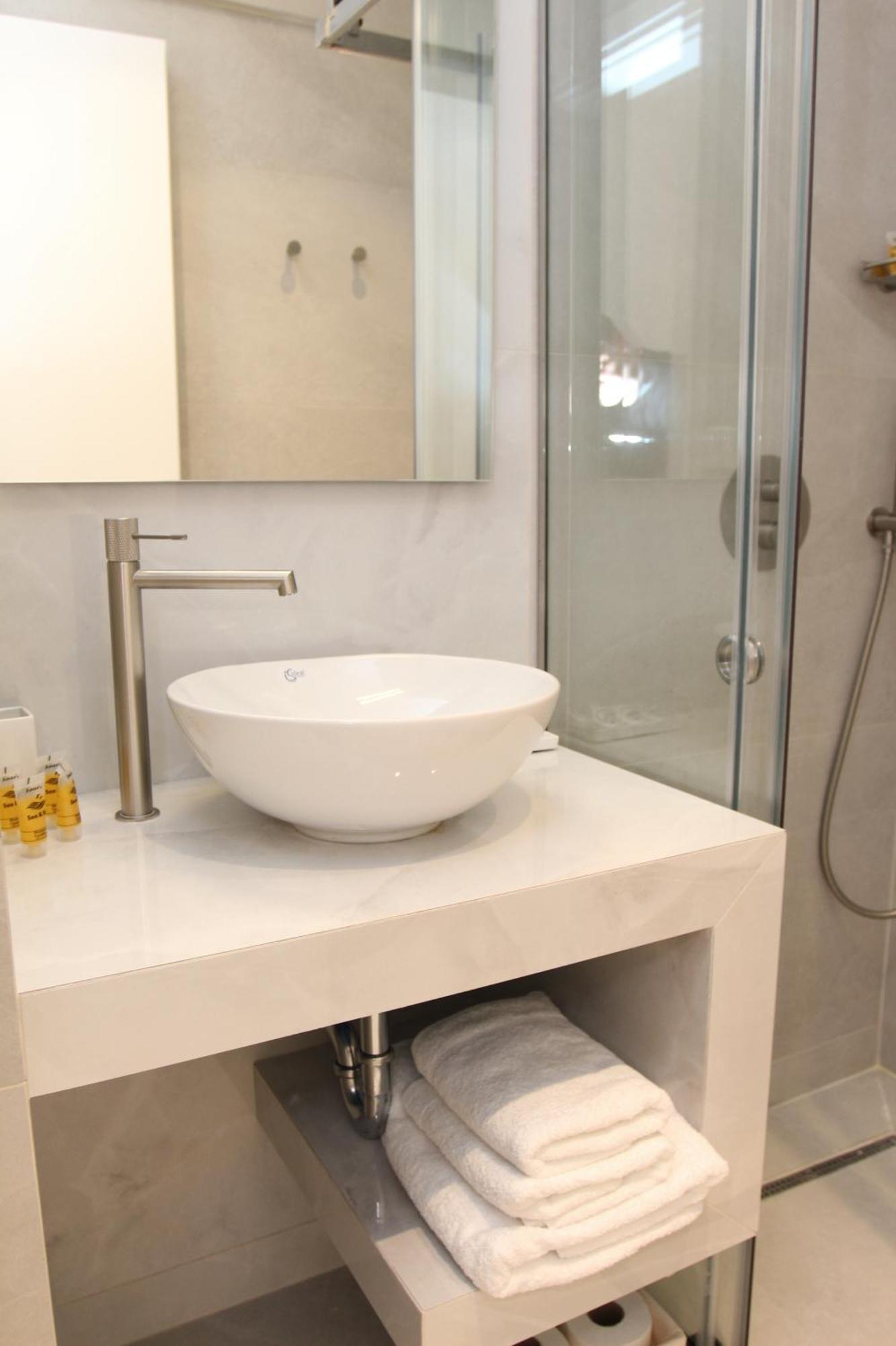 Central Metropolis Luxury Living เอเธนส์ ภายนอก รูปภาพ